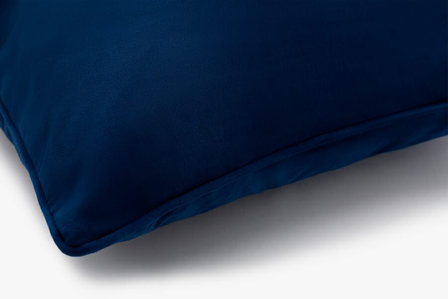Eden velvet pillow - blue
